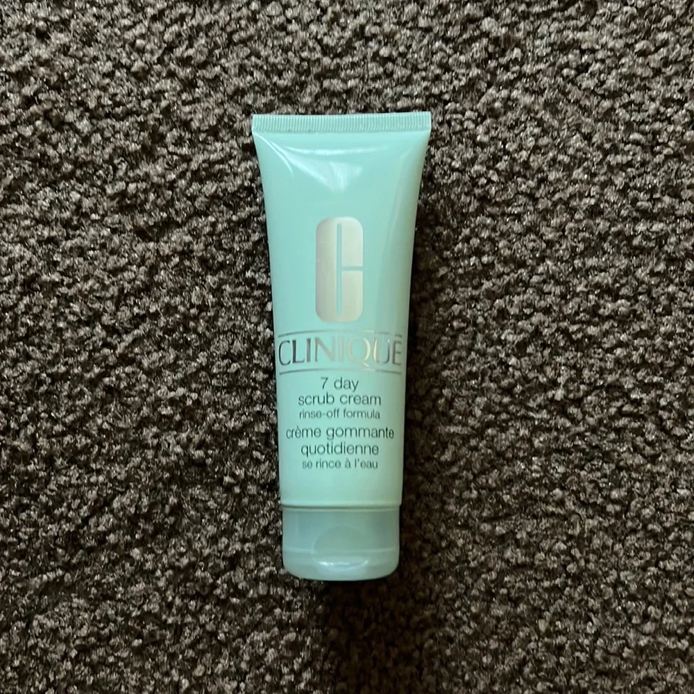 🦋NWT - CLINIQUE 7 Day Face Scrub Cream Rinse-Off Formula Full Size